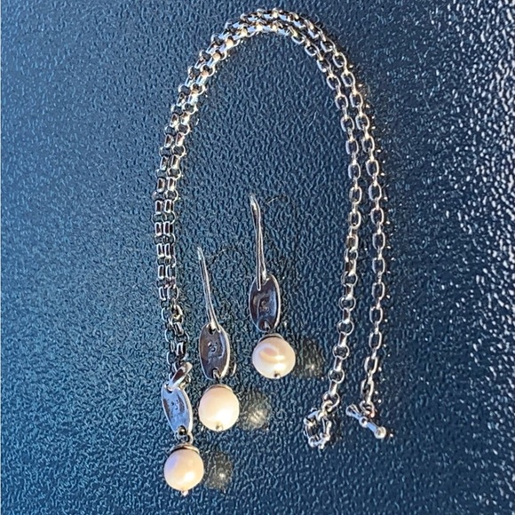 Michael Bromberg Sterling Silver & Freshwater Pearl Necklace & Earrings Set - Picture 3 of 8